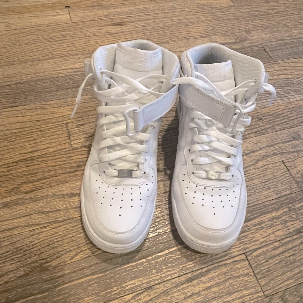 Men’s Nike Air Force 1 Mid size 10